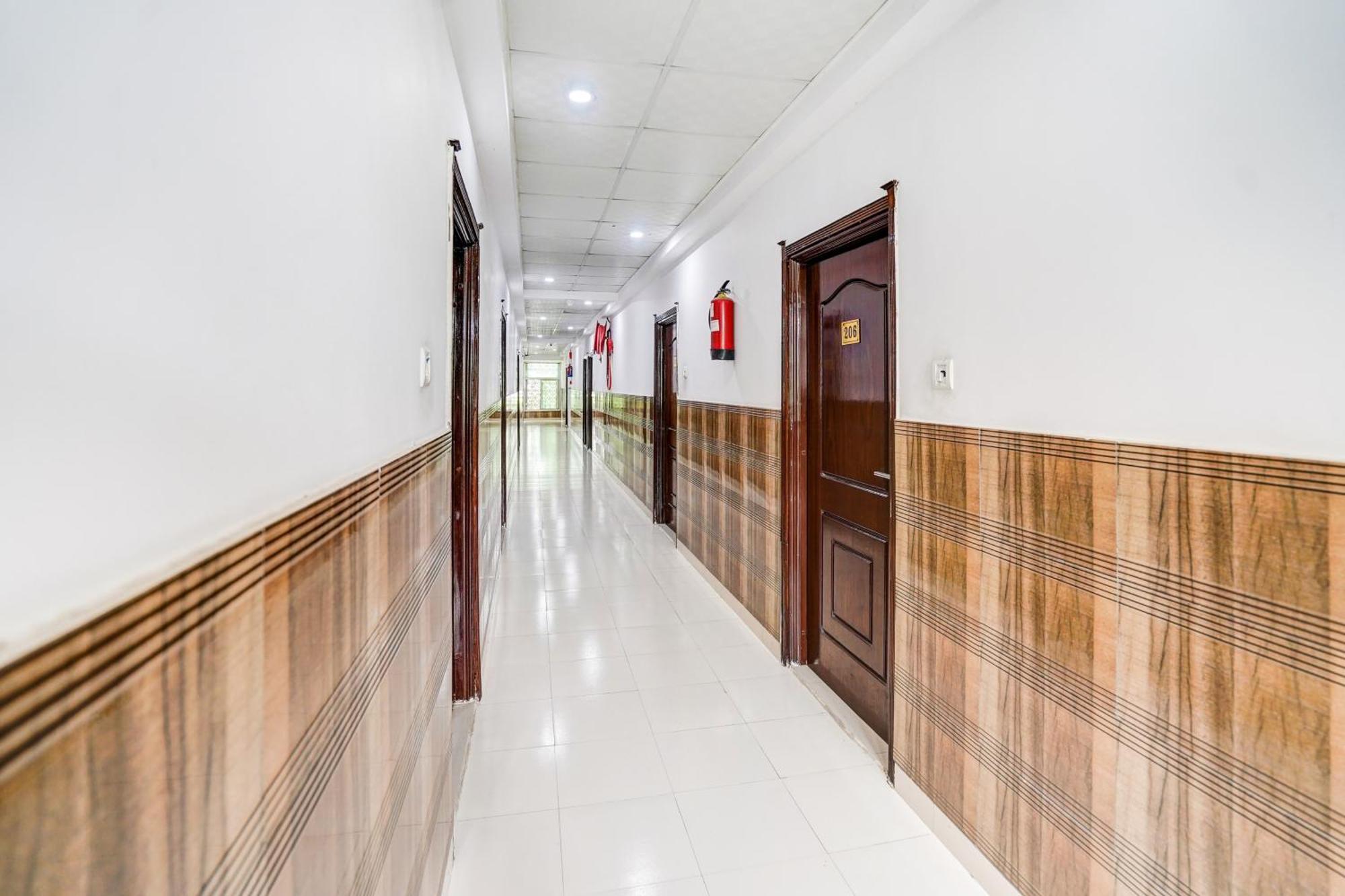 Super Hotel O Sgpgi Bijnaur Экстерьер фото